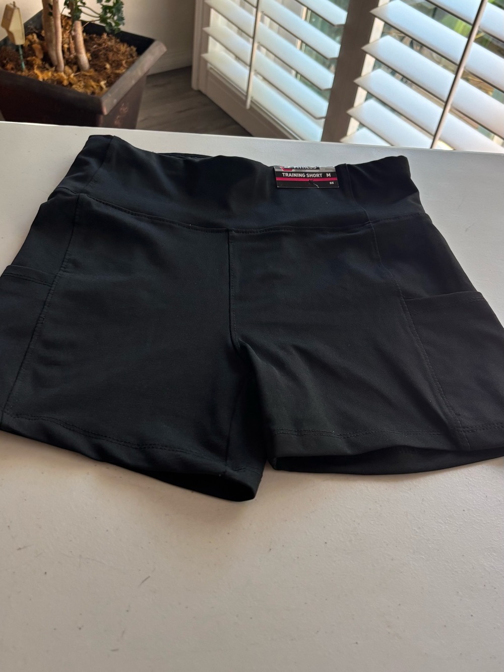 Girls series 8 fitness shorts medium